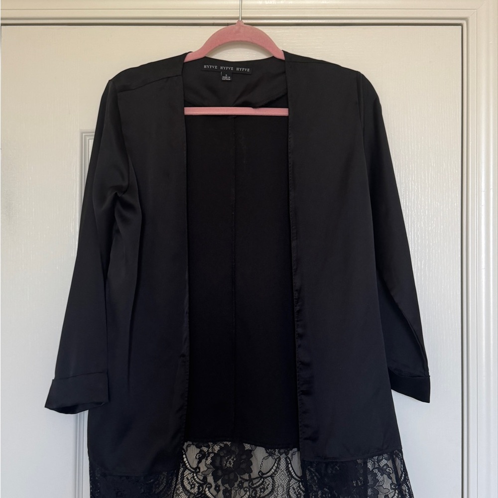 Elegant Black Lace Trim Robe